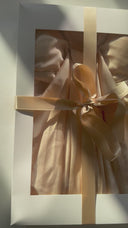 Vestido largo de mujer de raso rosa claro - "Déméter"